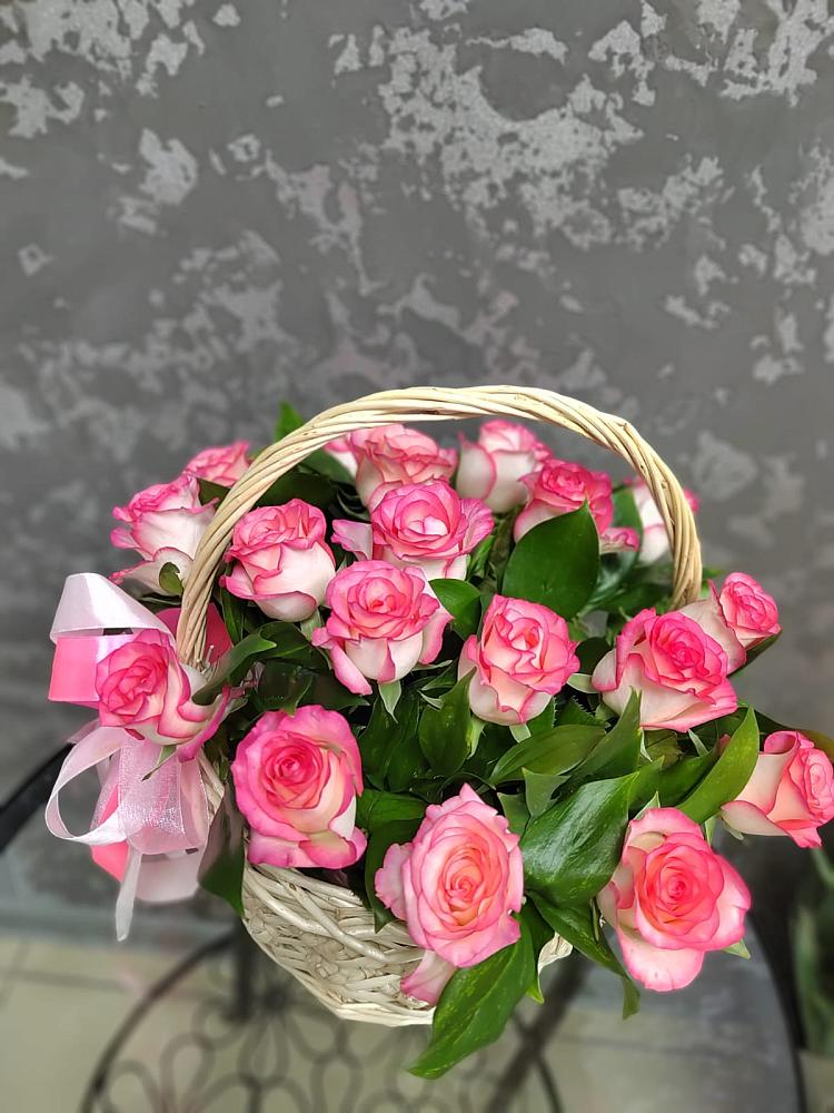 Цветочная композиция из Розы в корзине в Усово-Тупик