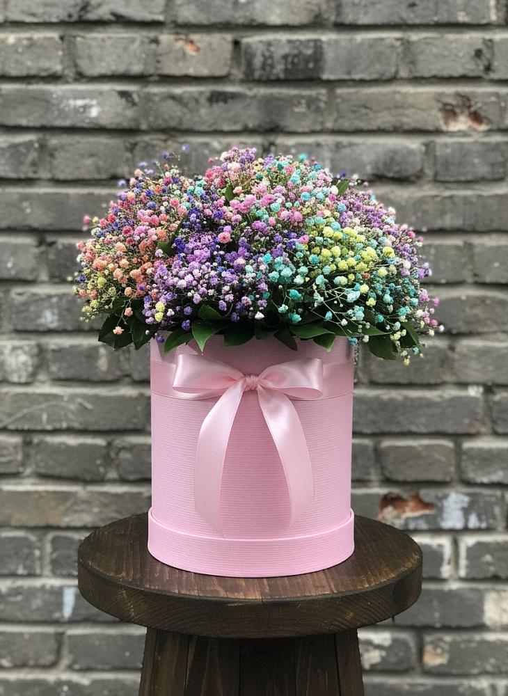 Цветочная композиция из Гипсофила и Розы в шляпной коробке в Усово-Тупик