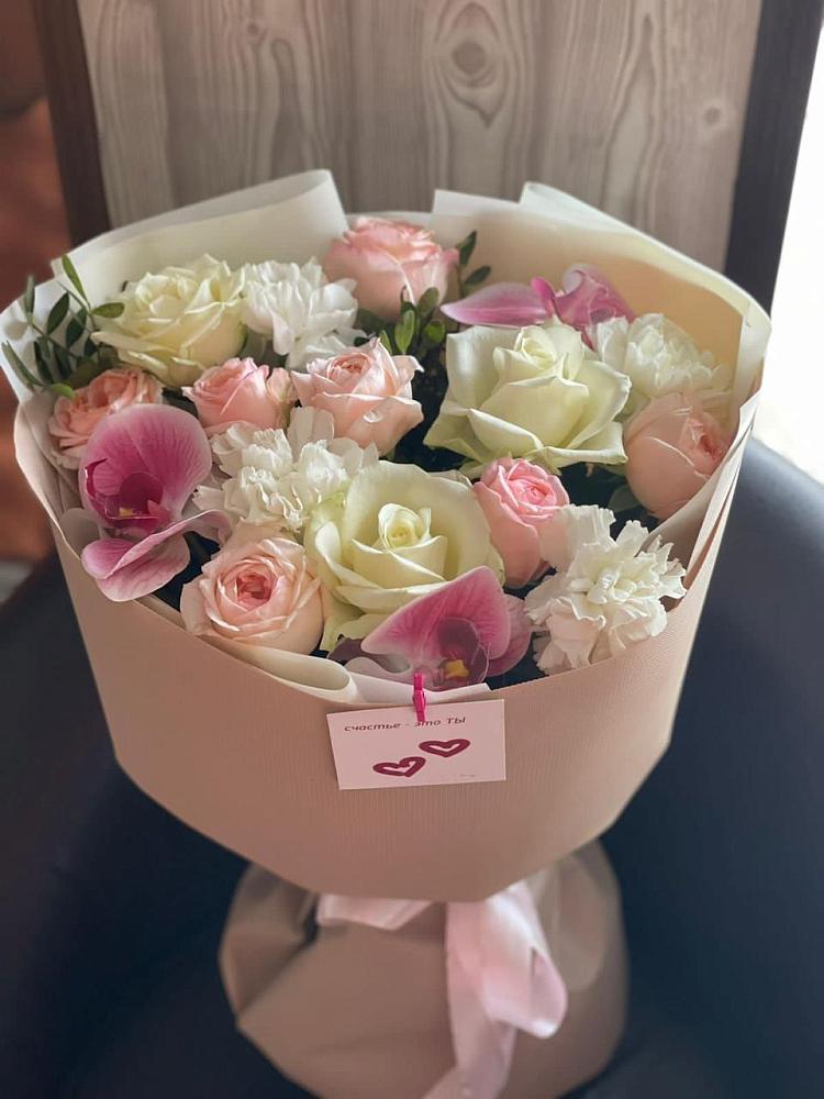 Букет цветов из: Орхидеи, Розы и Гвоздики в Усово-Тупик