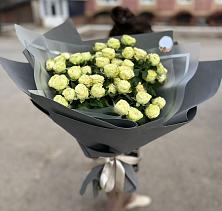 Букет Белые кустовые розы Солинеро в Усово-Тупик