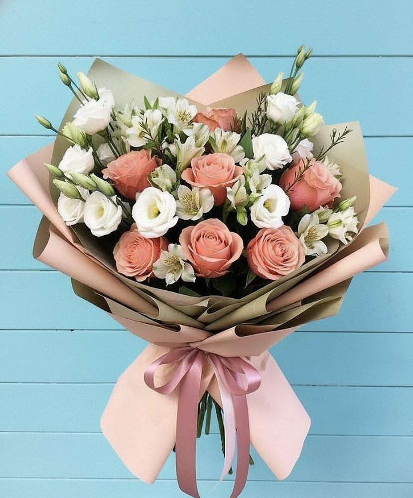 Букет цветов из: Розы, Альстромерии и Лизиантусы в Усово-Тупик