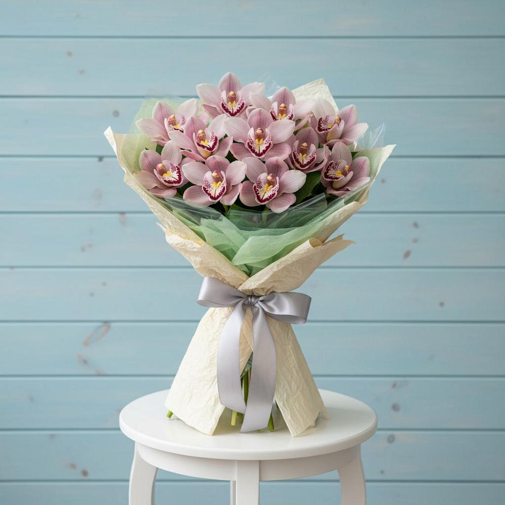 Букет цветов из: Орхидеи и Розы в Усово-Тупик