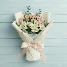Букет цветов из:  Альстромерии в Усово-Тупик