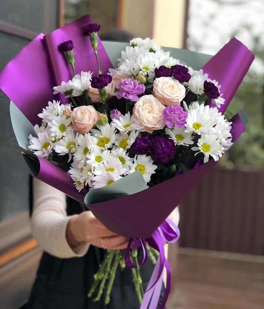 Букет цветов из: Хризантемы, Гвоздики и Розы в Усово-Тупик