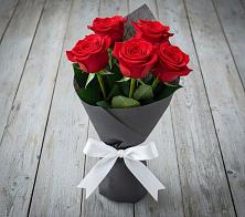 Букет 5 Красных роз Эдлесс Лав в Усово-Тупик