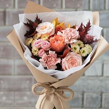 Букет цветов из:  Гвоздики, Хризантемы и Розы в Усово-Тупик