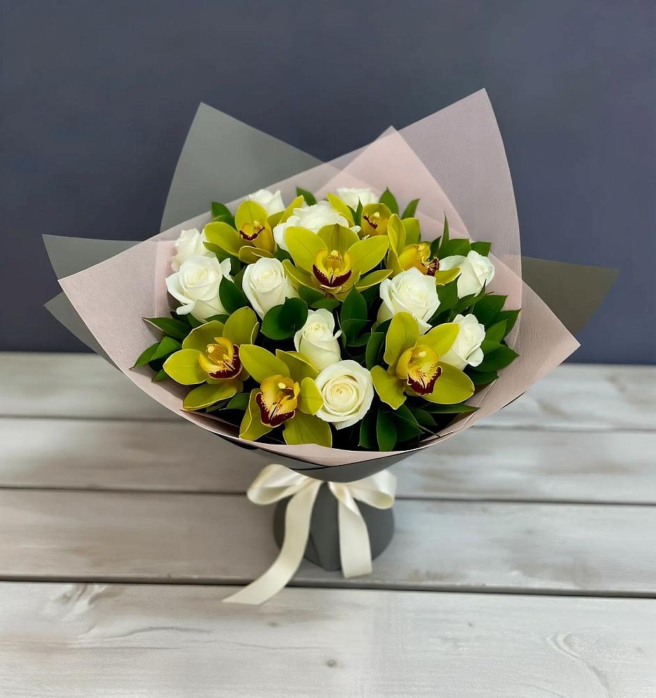 Букет цветов из: Орхидеи и Розы в Усово-Тупик