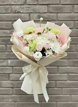 Букет цветов из:  Гвоздики, Розы, Лизиантусы и Хризантемы #REPLACE_PRED# Усово-Тупик