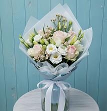 Букет цветов из:  Розы и Лизиантусы в Усово-Тупик
