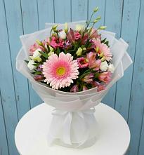 Букет цветов из:  Герберы, Альстромерии и Лизиантусы в Усово-Тупик