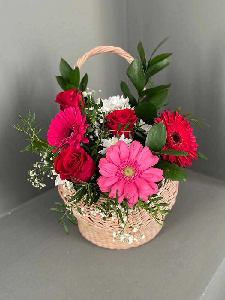 Цветочная композиция из Розы, Хризантемы и Герберы в корзине в Усово-Тупик