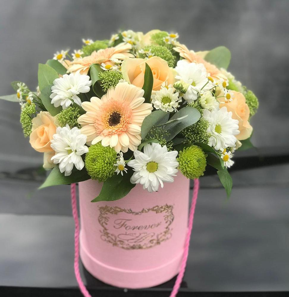 Цветочная композиция из Розы, Герберы и Хризантемы в шляпной коробке в Усово-Тупик