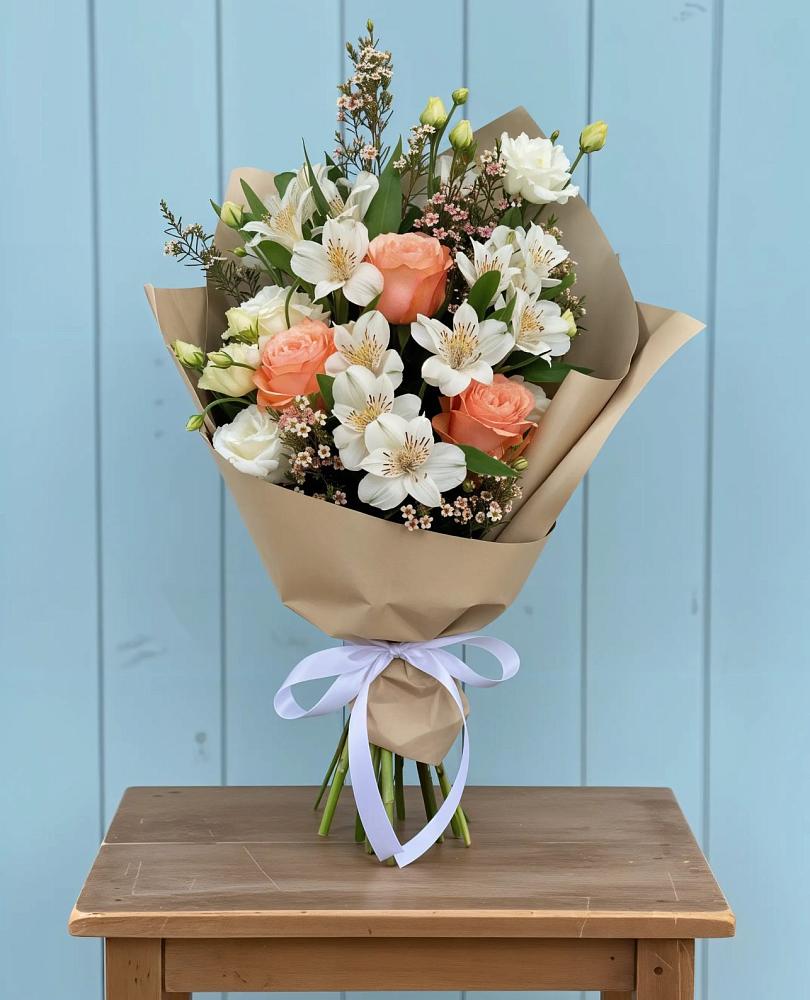 Букет цветов из: Альстромерии, Лизиантусы, Розы и Хризантемы в Усово-Тупик